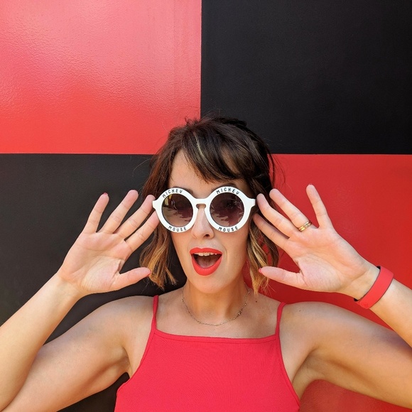 Meet your Posher, Kat - Picture 5 of 5